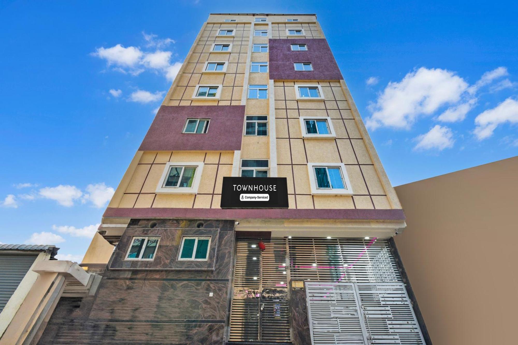 Super Townhouse Kokapet Formerly Aarian Tej Nilayam Gundipet Exterior foto