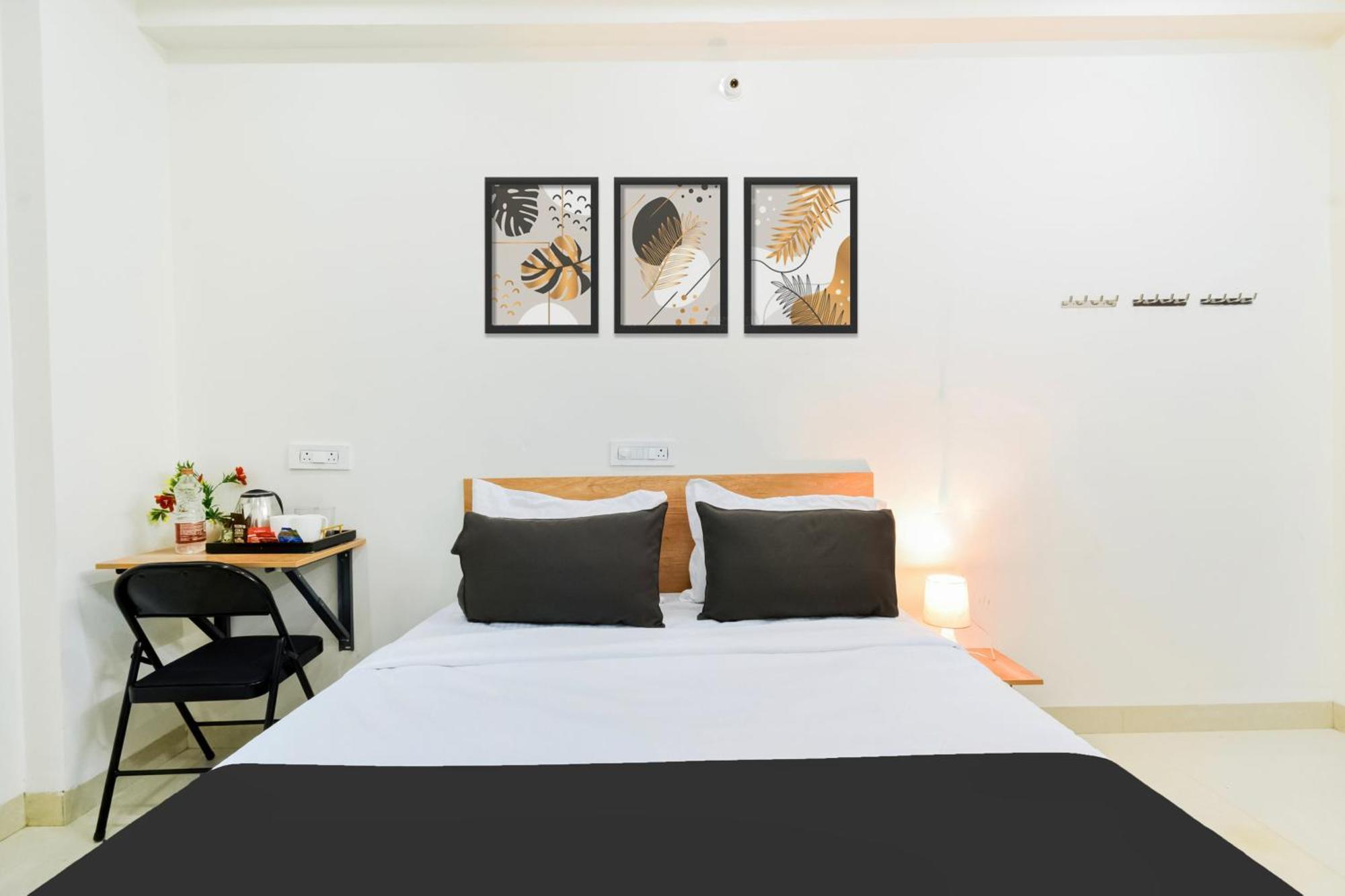 Super Townhouse Kokapet Formerly Aarian Tej Nilayam Gundipet Exterior foto