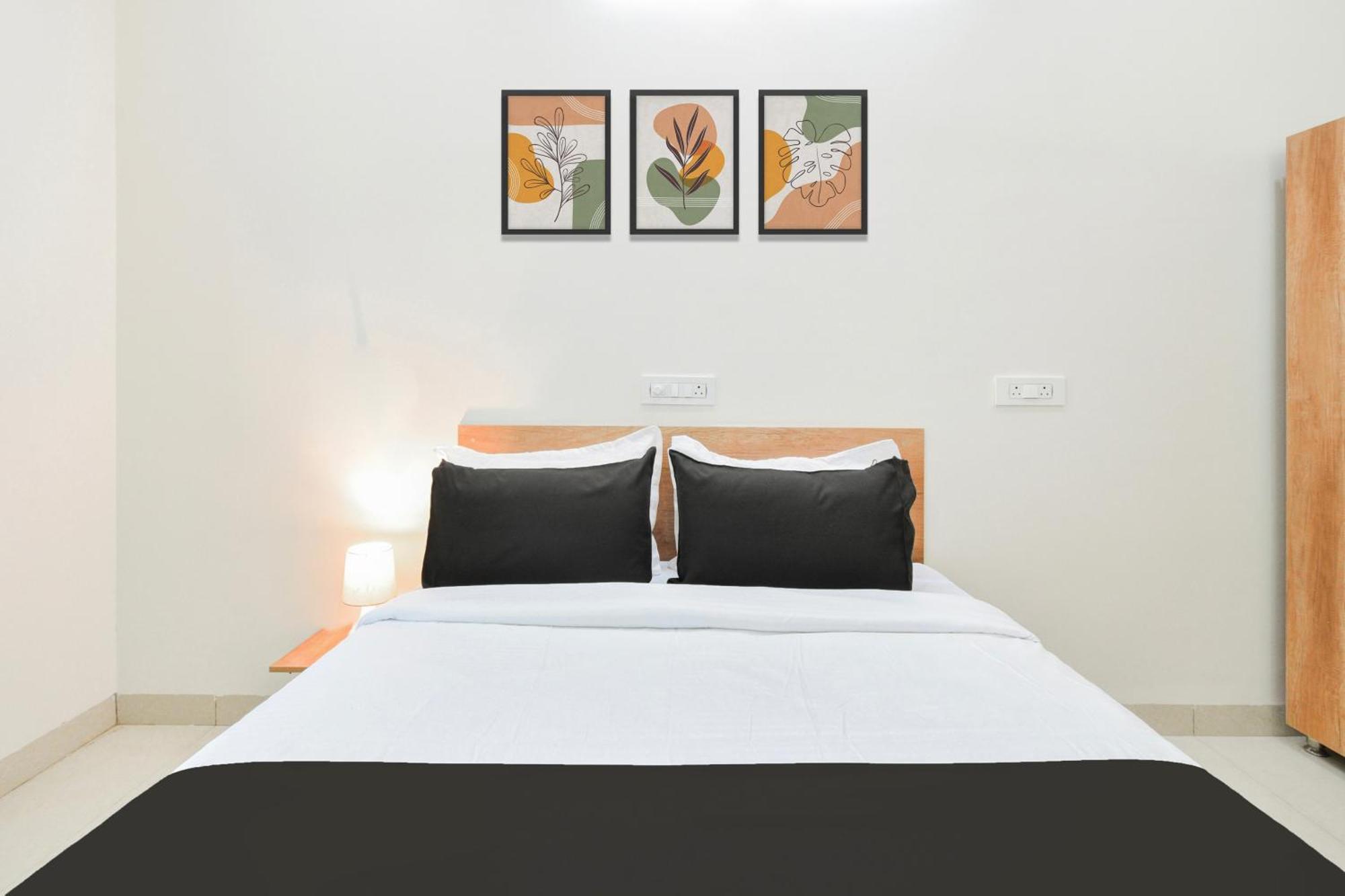 Super Townhouse Kokapet Formerly Aarian Tej Nilayam Gundipet Exterior foto